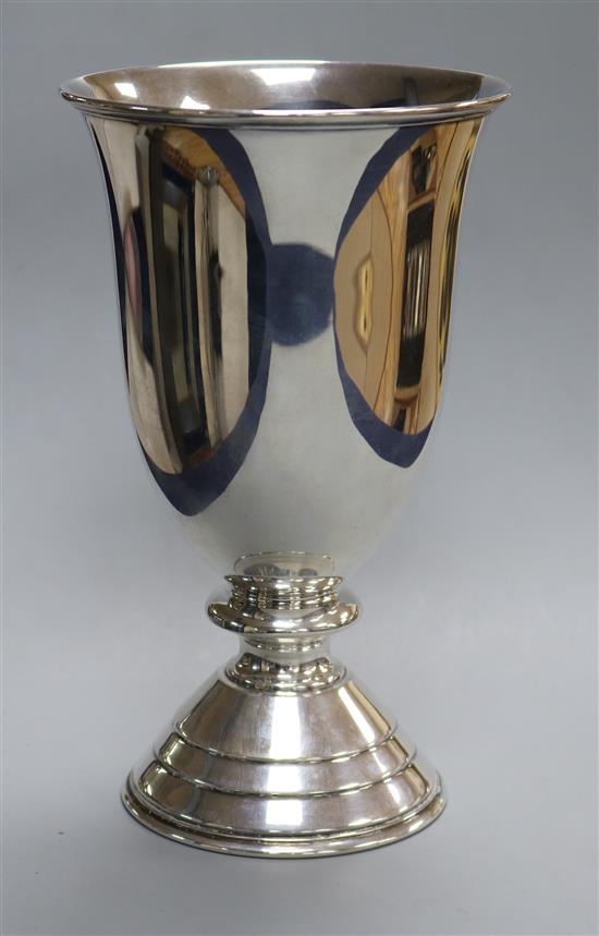 A George VI silver cup/vase, C.S.Green & Co, Birmingham, 1948, 10.5 oz.